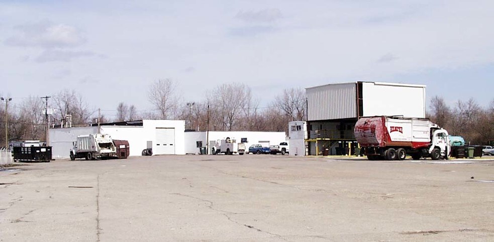 More Photos Of 2200-2235 Montcalm St, Indianapolis Manufacturing For Lease