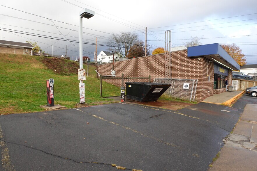 More Photos Of 600 Chestnut St, Kulpmont Service Station For Sale