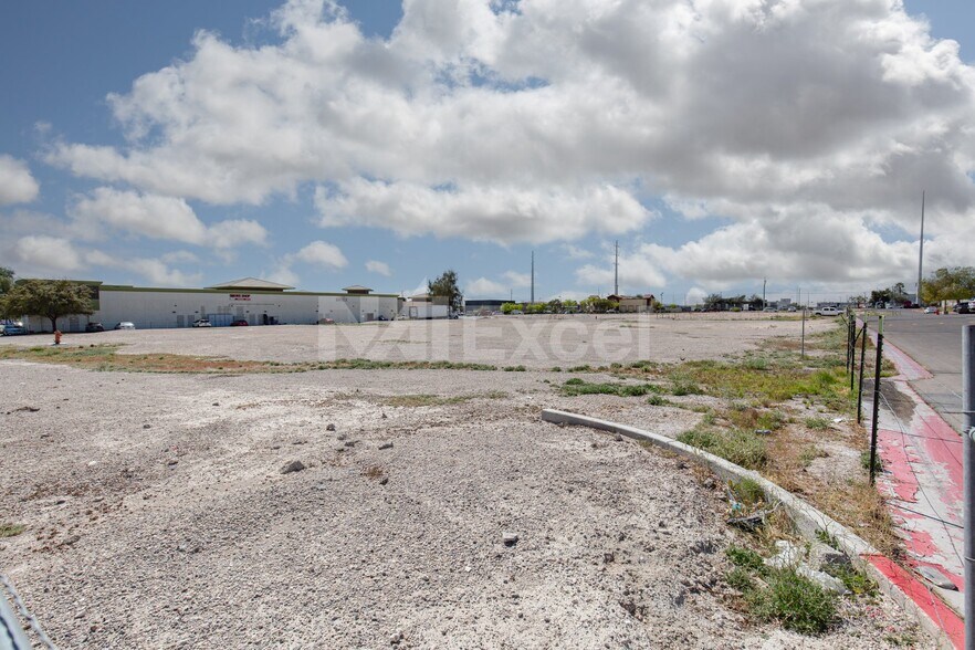 More Photos Of 4364 E Craig Rd, Las Vegas Land For Lease
