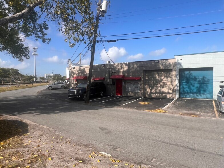 More Photos Of 1109-1111 NE 7th Ave, Fort Lauderdale Warehouse For Sale