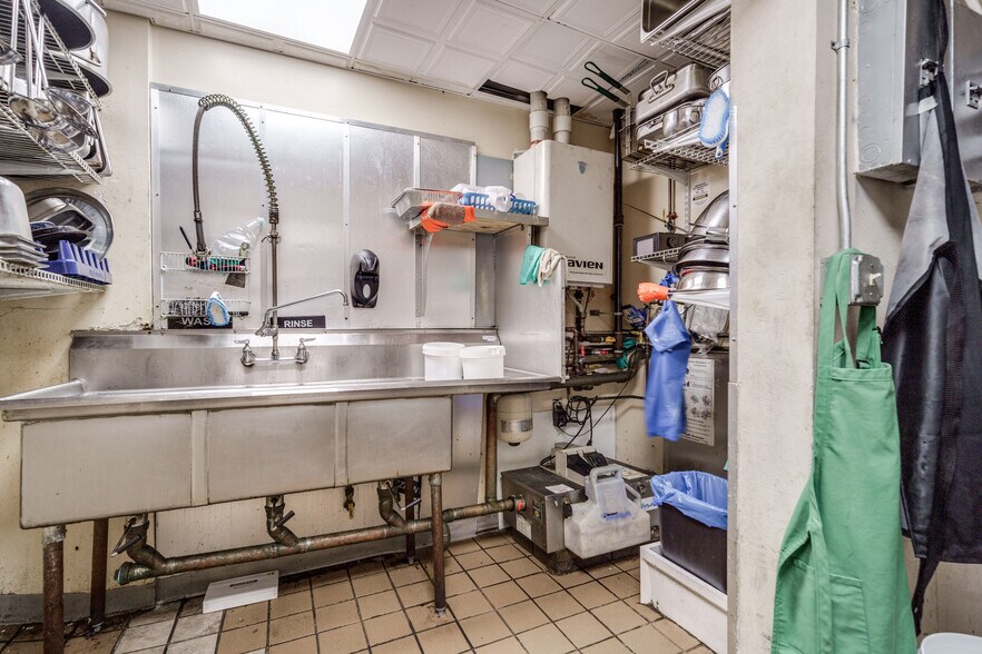 More Photos Of 988-994 Main St, Springfield Storefront Retail Residential For Sale