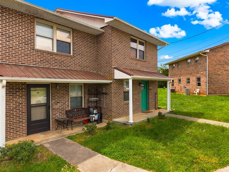 More Photos Of 3229 Blue Springs rd, Strawberry Plains Multifamily For Sale