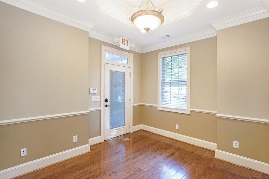 More Photos Of 3535 Roswell Rd, Marietta Office Residential For Lease