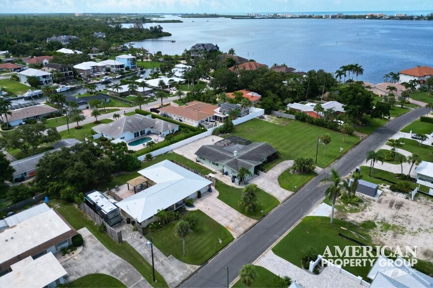 More Photos Of 1848 Southpointe Dr, Sarasota Apartments For Sale