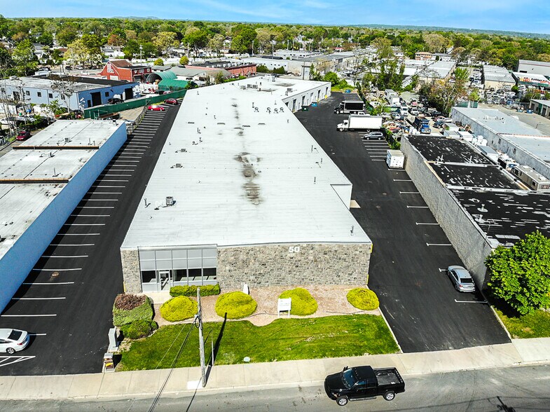 More Photos Of 50 Brook Ave, Deer Park Warehouse For Lease