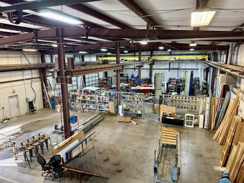 More Photos Of 110 E Barnett Dr, Cleburne Warehouse For Sale