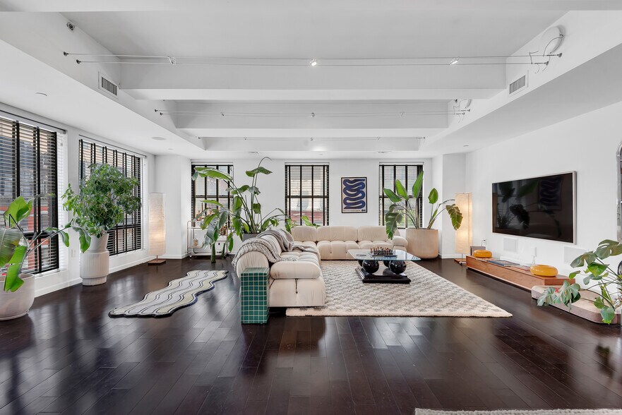 More Photos Of 334 Grand St, New York Apartments For Lease