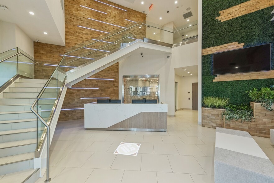 More Photos Of 511 Ocean Ave, Massapequa Office For Lease