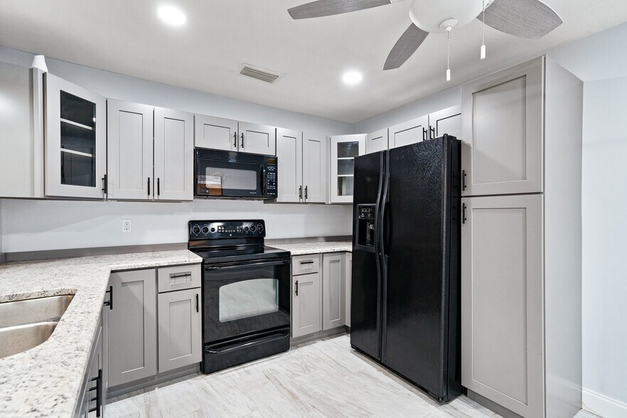 More Photos Of 950 Beltrees St, Dunedin Apartments For Sale