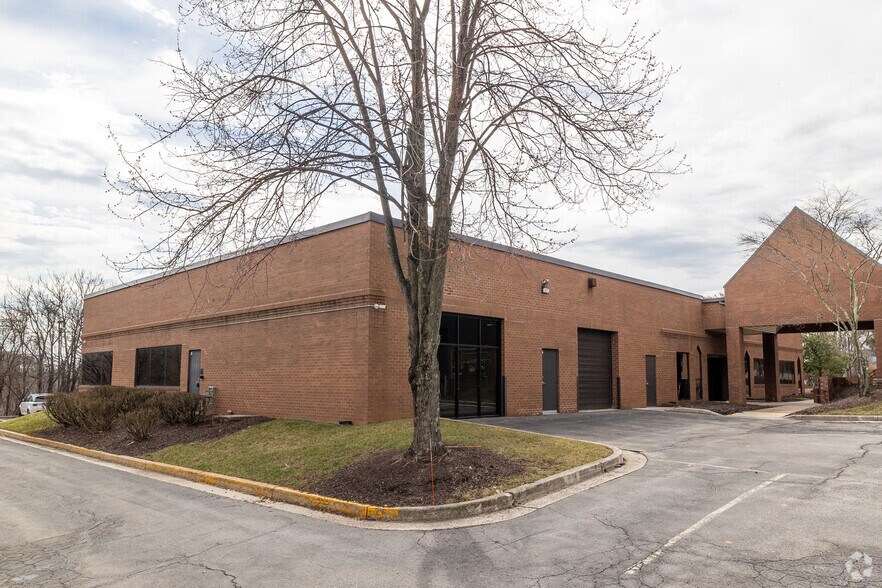 More Photos Of 11421 Cronhill Dr, Owings Mills Light Manufacturing For Lease