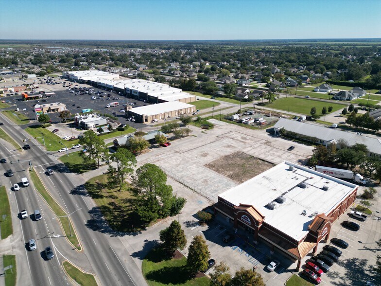 More Photos Of 203 N Canal Blvd, Thibodaux Land For Sale