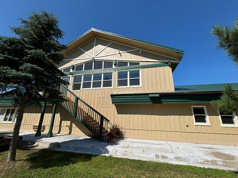 More Photos Of 501-550 Quadna Rd, Hill City Hotel For Sale