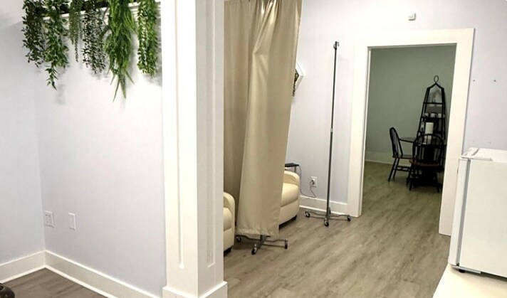 More Photos Of 102 N Burke Ave, Long Beach Freestanding For Lease