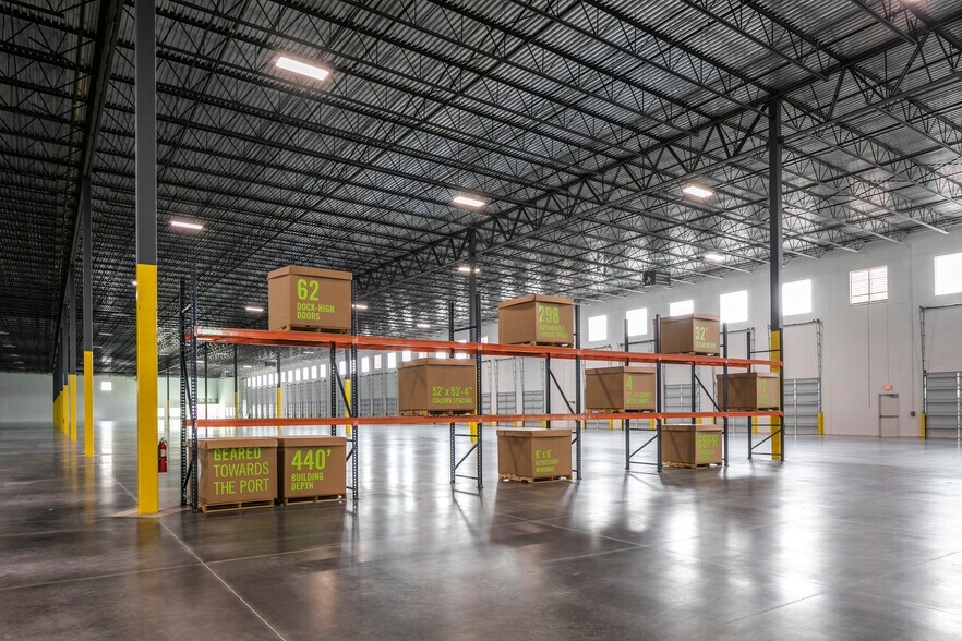 More Photos Of 10611 Red Bluff Rd, Pasadena Distribution For Lease