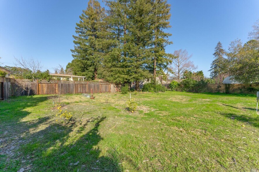 More Photos Of 1741 Pine St, Napa Land For Sale