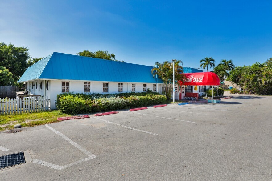 More Photos Of 81901 Overseas Hwy, Islamorada Restaurant For Sale