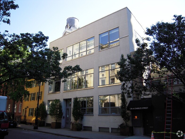 More Photos Of 134 Charles St, New York Office For Sale