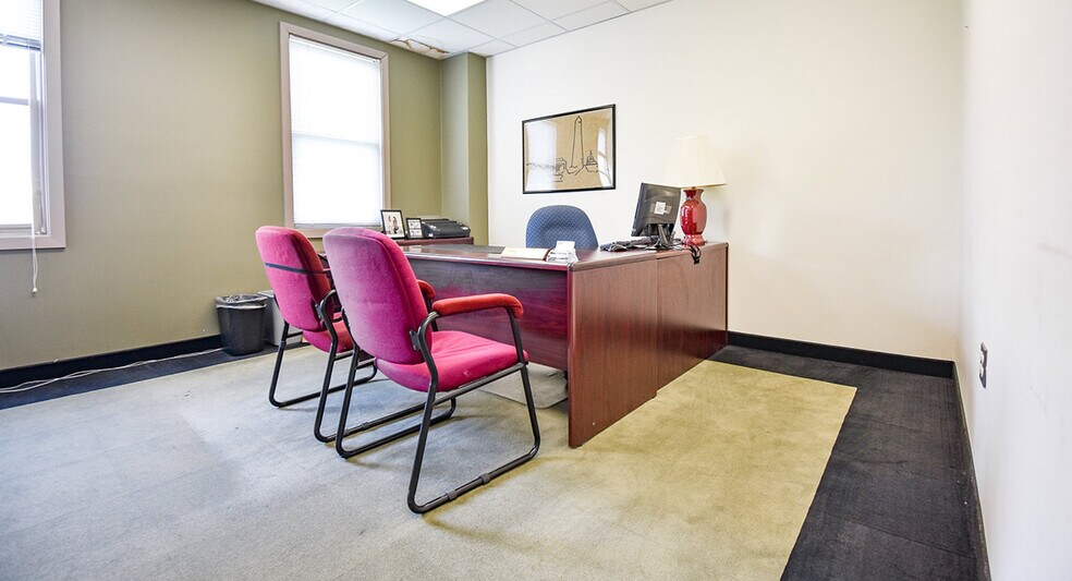 More Photos Of 112 S West St, Alexandria Office For Lease