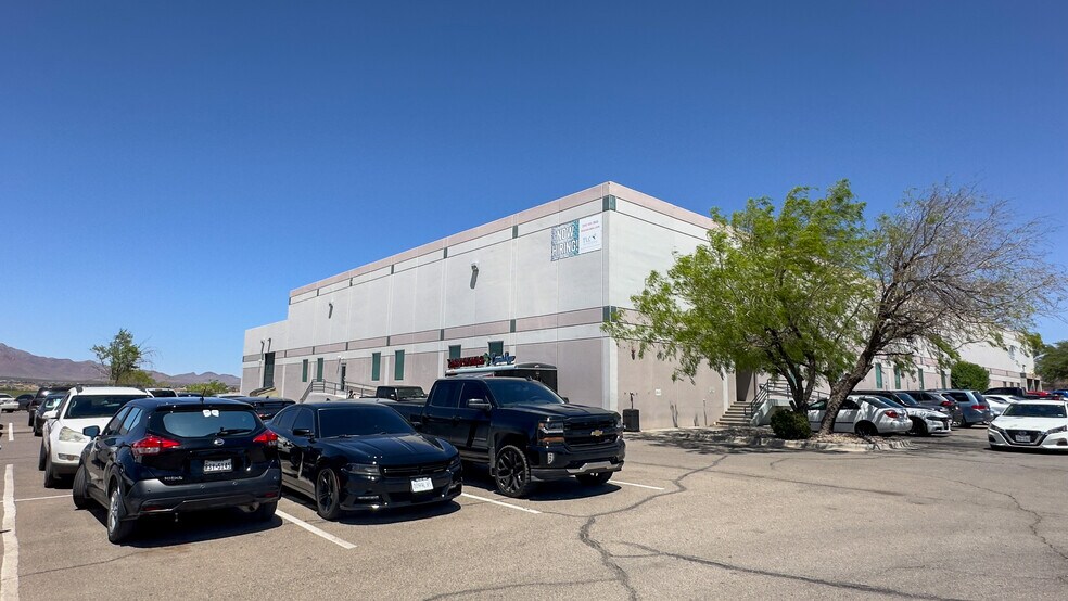 More Photos Of 10365 Railroad Dr, El Paso Warehouse For Lease
