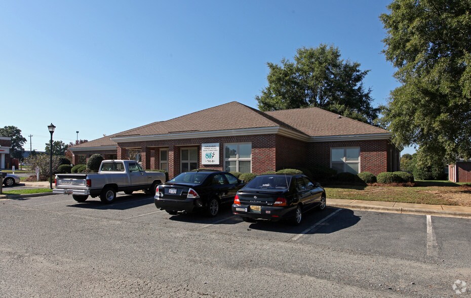 More Photos Of 701 E Roosevelt Blvd, Monroe Medical For Lease