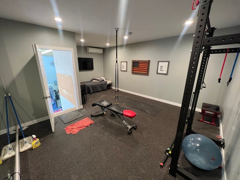 More Photos Of 897 W 100 N, North Salt Lake Manufacturing For Sale