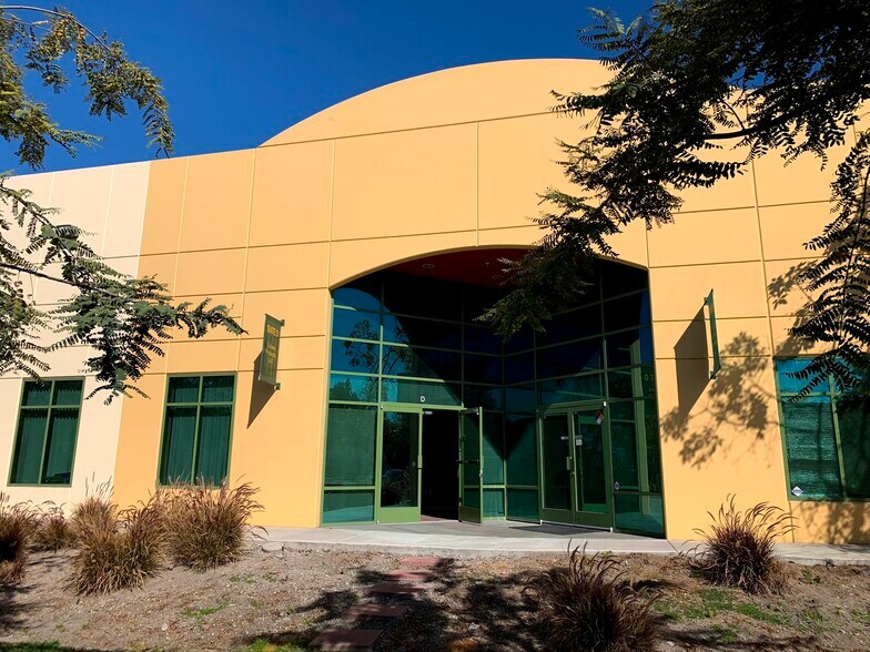 More Photos Of 8580 Avenida De La Fuente, San Diego Manufacturing For Sale