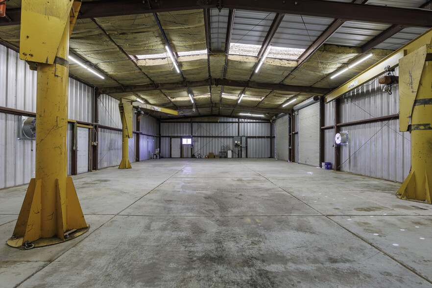 More Photos Of 15051 N Business 79 Hwy, Florence Service For Sale