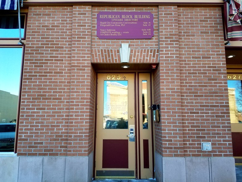 More Photos Of 625 1/2 Main St, Rapid City Office For Lease