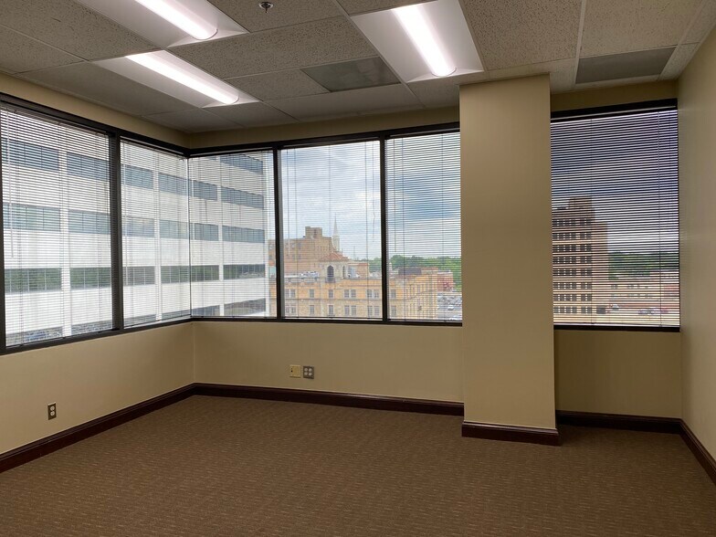 More Photos Of 330 Marshall St, Shreveport Medical For Lease