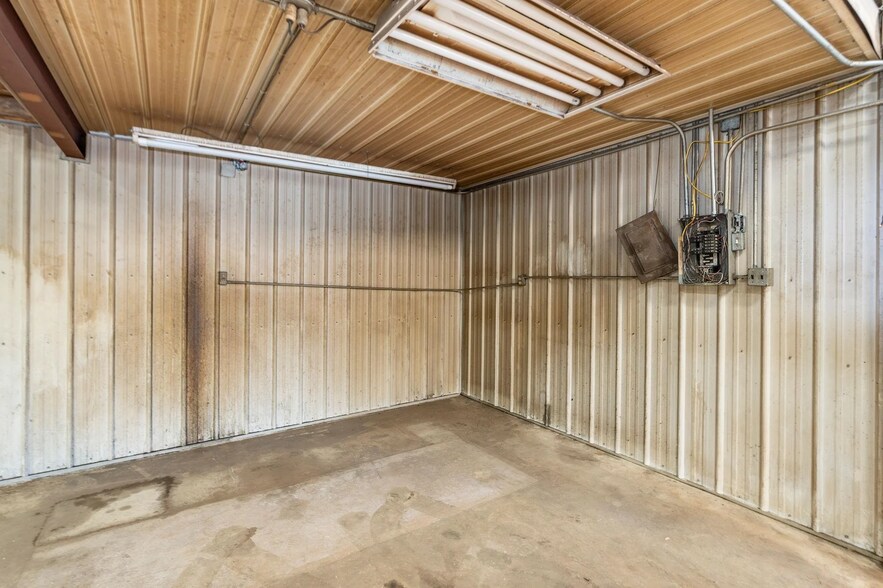 More Photos Of 3231 Stuarts Draft Hwy, Stuarts Draft Warehouse For Sale