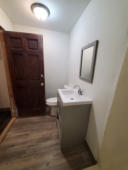 More Photos Of 4926 Marlboro Pike, Capitol Heights General Retail For Lease