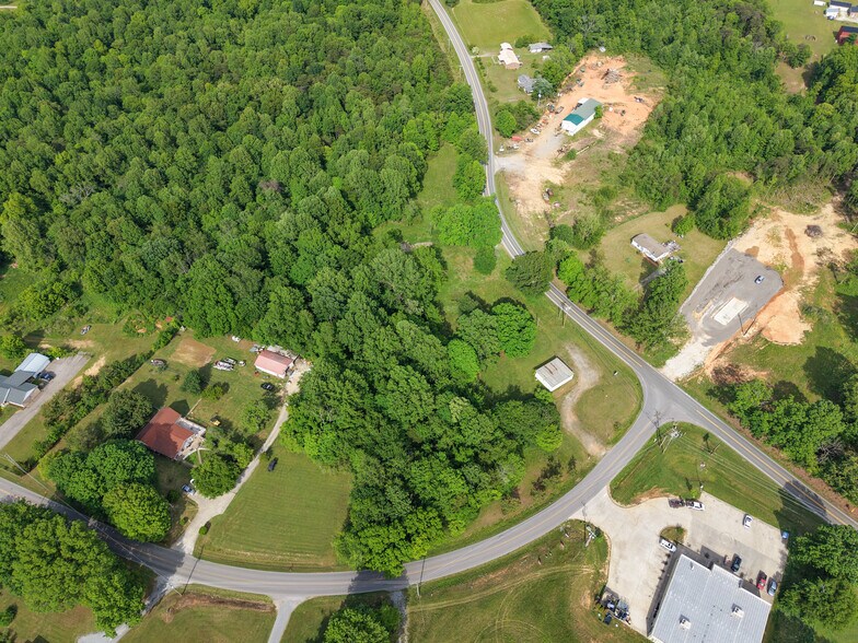 More Photos Of 2815 TN-49 Hwy, Charlotte Auto Repair For Sale