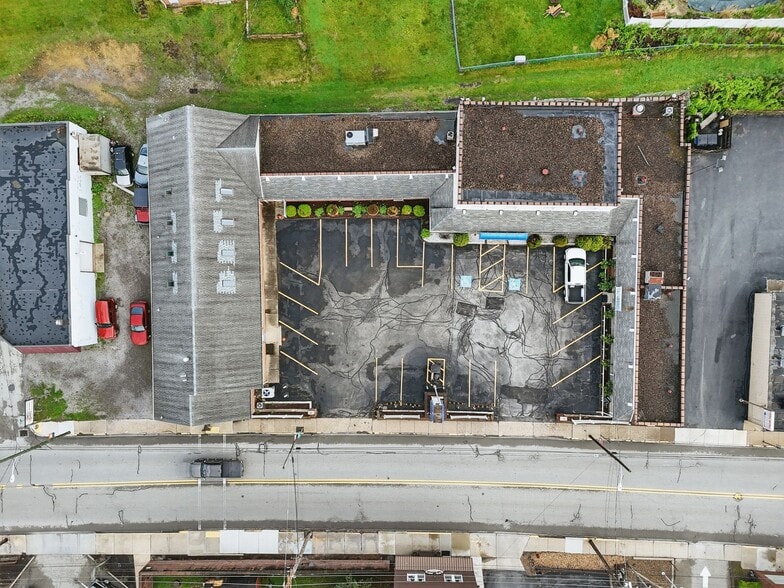 More Photos Of 507 Pittsburgh St, Springdale Rehabilitation Center For Sale