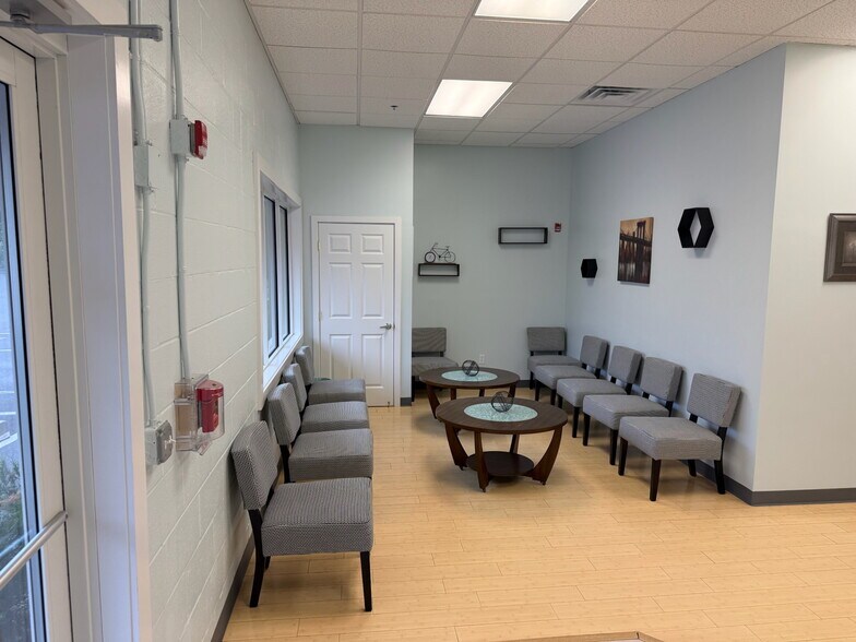 More Photos Of 100 Corporate Dr, Trumbull Office For Sale