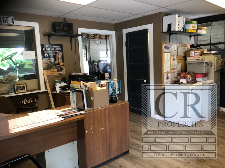 More Photos Of 5135 Route 9G, Tivoli Auto Repair For Sale