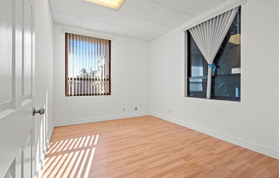 More Photos Of 3003 S Congress Ave, Lake Worth Medical For Sale