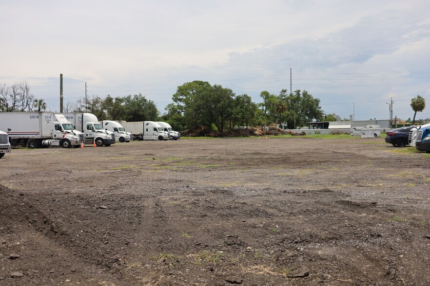 More Photos Of 4807 S 50th St, Tampa Land For Lease