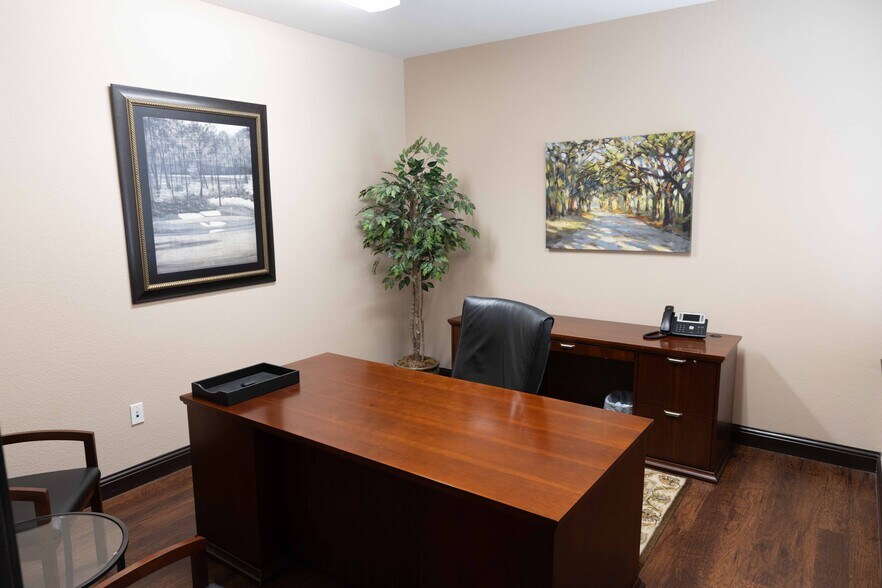 More Photos Of 560 N Walnut Creek Dr, Mansfield Office For Lease