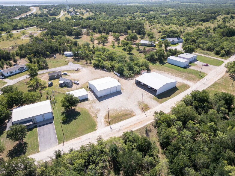 More Photos Of 160 Cimmarron Trail, Runaway Bay Light Manufacturing For Sale