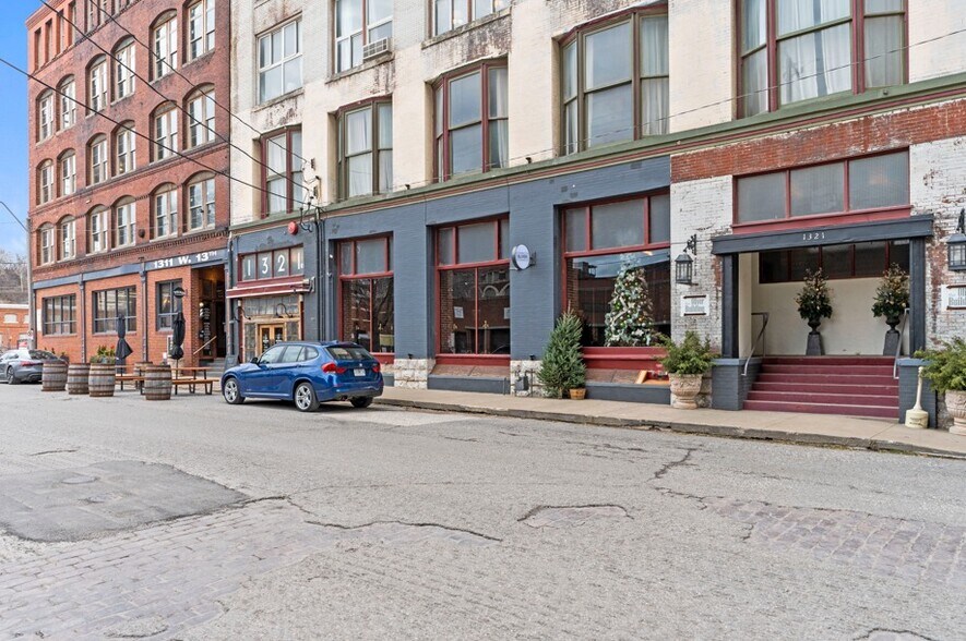 More Photos Of 1311 W 13th St, Kansas City Unknown For Lease