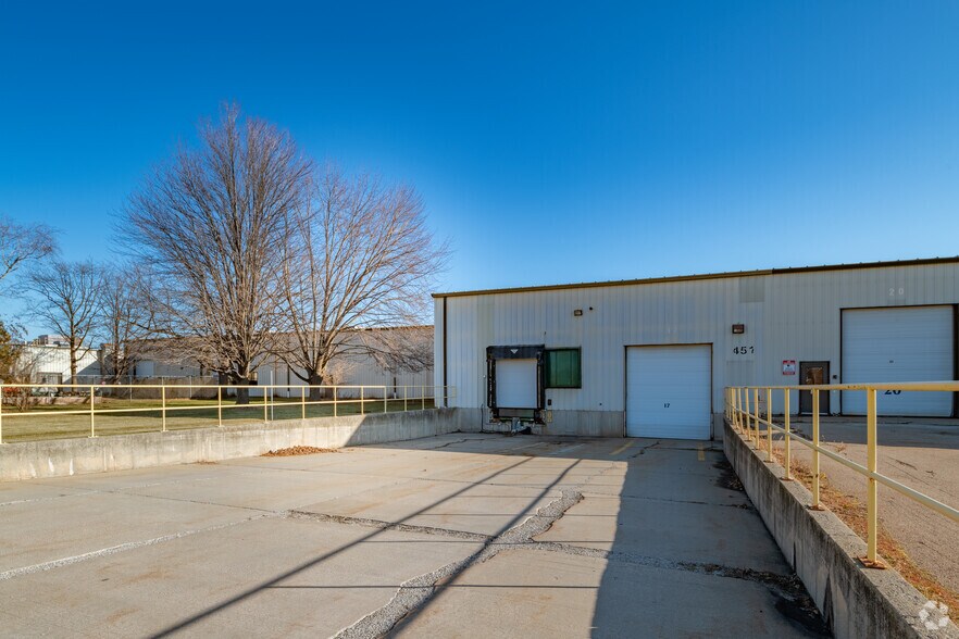 More Photos Of 435 6th St, Menasha Warehouse For Lease