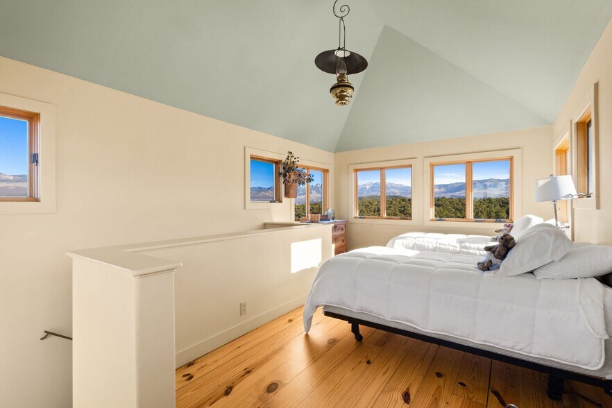 More Photos Of 622 Bristlecone Dr, Ridgway Flex For Sale