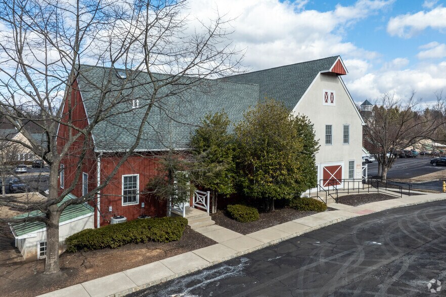 More Photos Of 405 Farm Ln, Doylestown Unknown For Lease