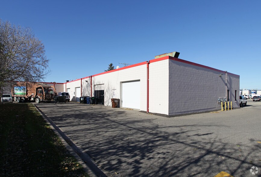 More Photos Of 6102-6112 Olson Memorial Hwy, Golden Valley Manufacturing For Lease