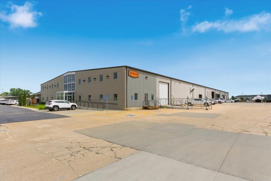 Primary Photo Of 3211 Nebraska Ave, Council Bluffs Warehouse For Lease