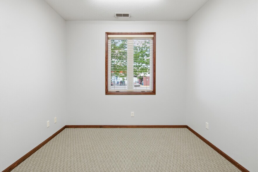 More Photos Of 2108 S Broadway St, Menomonie Office For Sale