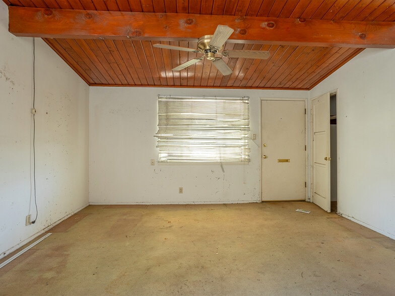 More Photos Of 14301 Roscoe Blvd, Panorama City Land For Sale
