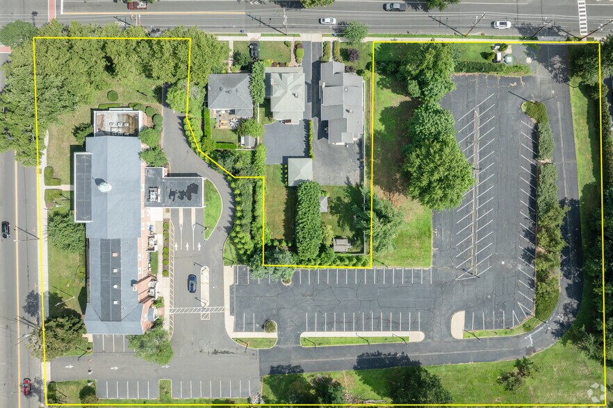 More Photos Of 303 Broad St, Red Bank Specialty For Lease