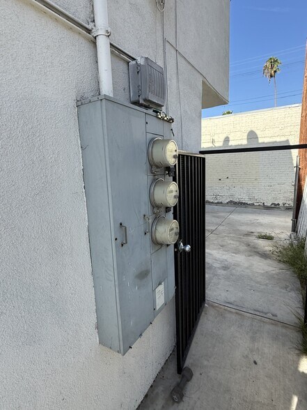 More Photos Of 943-949 Chestnut Ave, Long Beach Apartments For Sale