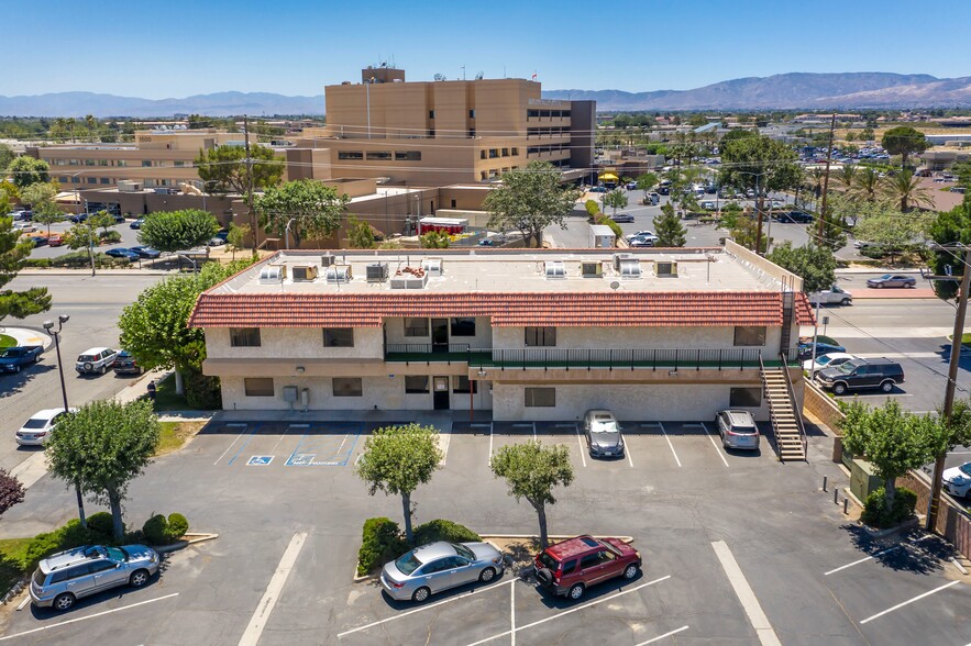 Primary Photo Of 1601 W Avenue J, Lancaster Medical For Lease